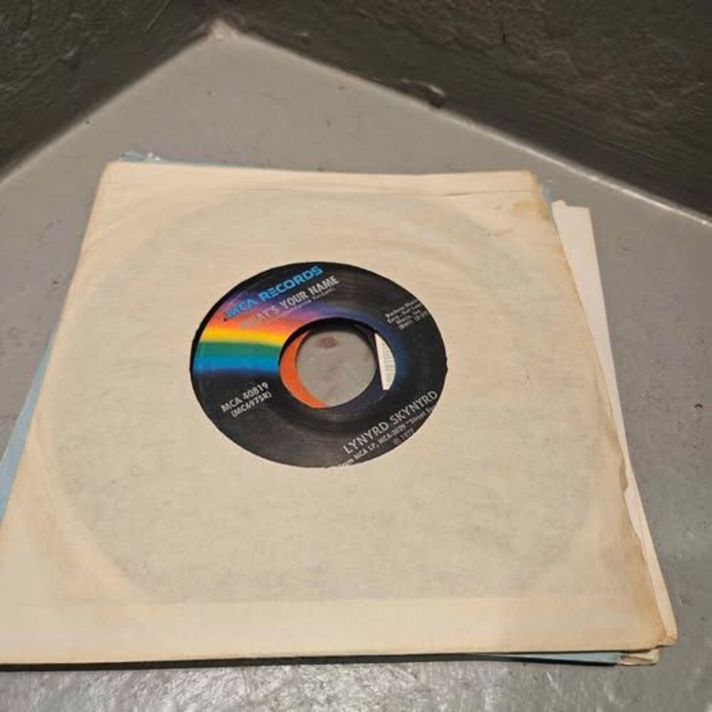 Lynyrd Skynyrd - What's Your Name 7" Vinyl Single
